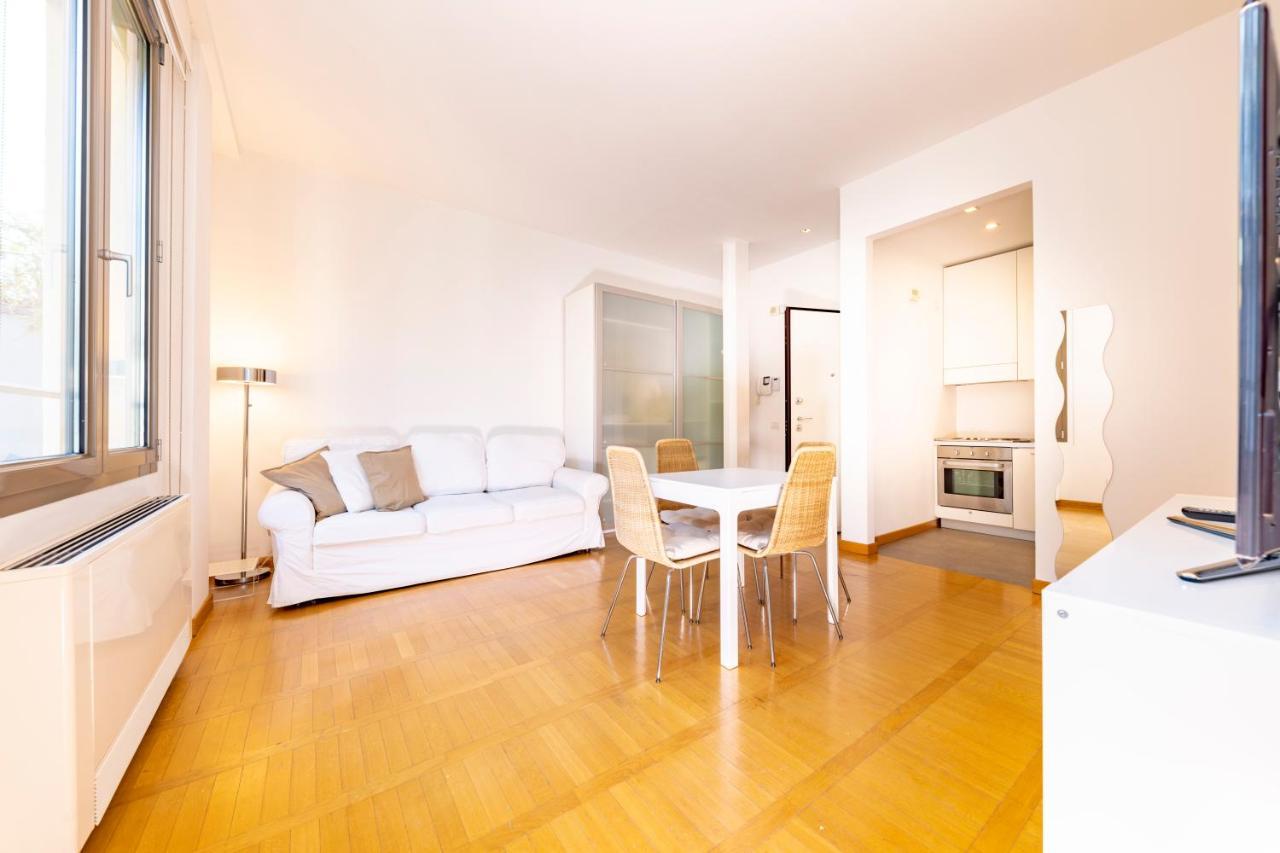 Luxury 1 Bedroom Navigli Loft Milão Exterior foto